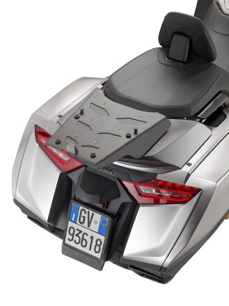 Nosič zadného kufra GIVI pre HONDA GOLD WING SRA1172