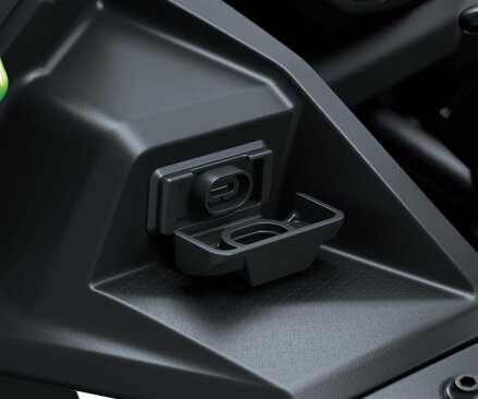 USB-C zásuvka KAWASAKI pre Ninja 500, zabudovaná