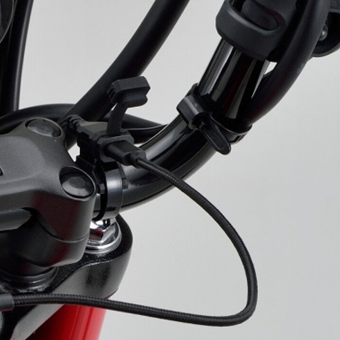 USB-C zásuvka DAYTONA s montážou na riadidlá