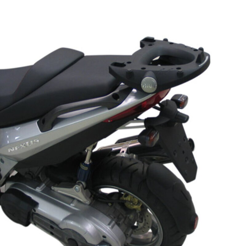 Nosič zadného kufra GIVI pre GILERA NEXUS 500'05 E682 Nosič zadného kufra GIVI pre GILERA NEXUS 500'05 E682