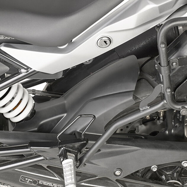 Zadný blatník a kryt reťaze GIVI pre BMW G310GS (17-20) MG5126 Zadný blatník a kryt reťaze GIVI pre BMW G310GS (17-20) MG5126