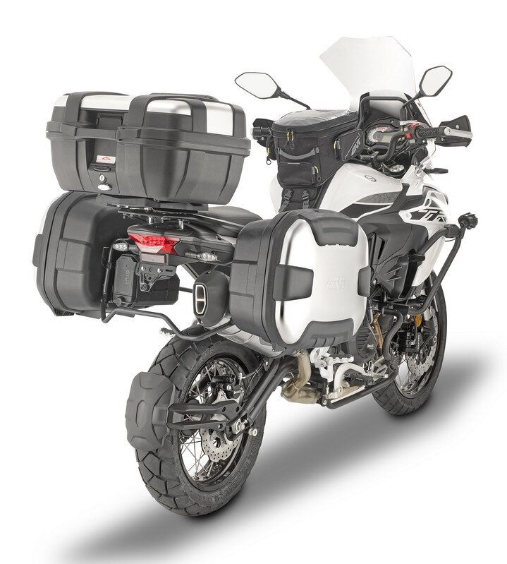 Držiak bočných kufrov GIVI pre BENELLI TRK502X PL8711 Držiak bočných kufrov GIVI pre BENELLI TRK502X PL8711