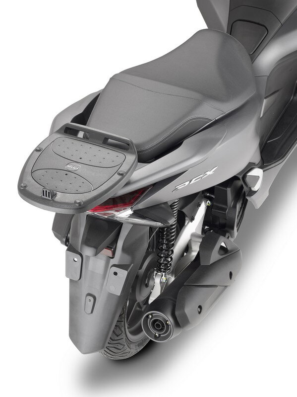 Nosič zadného kufra GIVI pre HONDA PCX 125 2010 - 2021 SR1190 Nosič zadného kufra GIVI pre HONDA PCX 125 2010 - 2021 SR1190