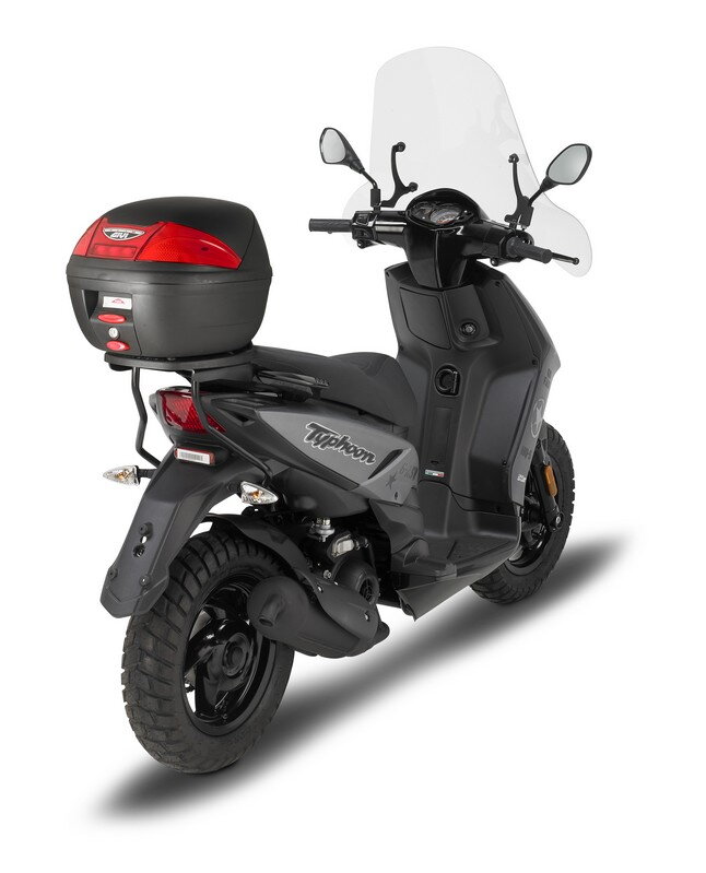 Nosič zadného kufra GIVI pre PIAGGIOTYPHOON 50-125 SR5602