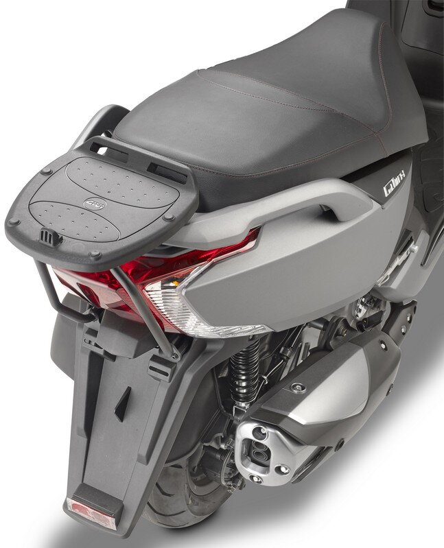 Nosič zadného kufra GIVI pre KYMCO G-DINK 300 SR6111 Nosič zadného kufra GIVI pre KYMCO G-DINK 300 SR6111