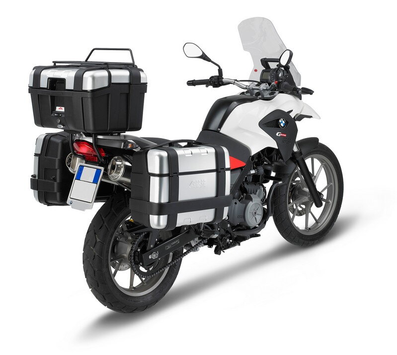 Nosič zadného kufra GIVI pre BMW F 650 GS '04 SR685 Nosič zadného kufra GIVI pre BMW F 650 GS '04 SR685