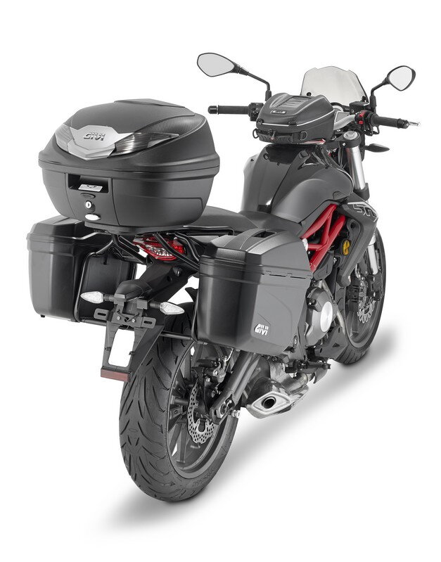 Nosič zadného kufra GIVI pre BENELLI BN302 2015 SR8702 Nosič zadného kufra GIVI pre BENELLI BN302 2015 SR8702