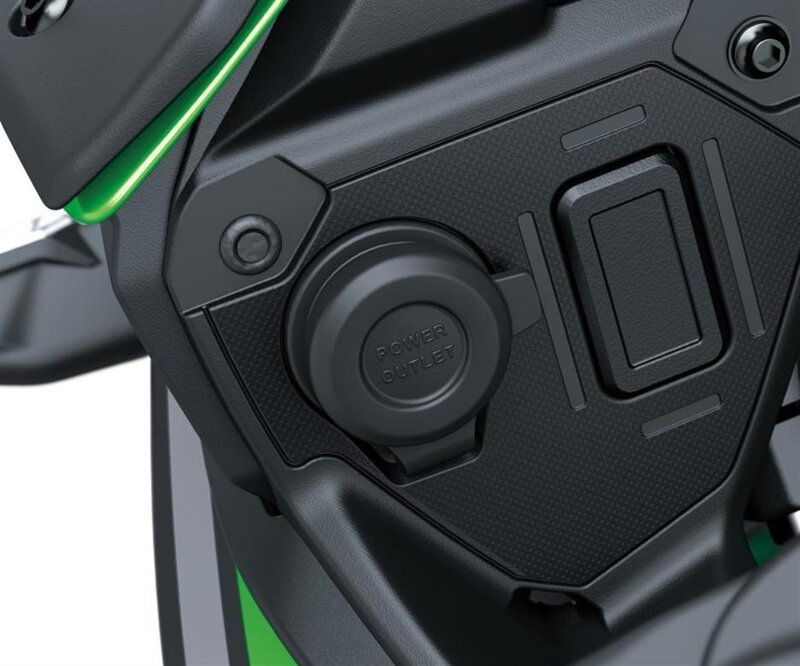 Zásuvka 12V KAWASAKI pre Versys 650