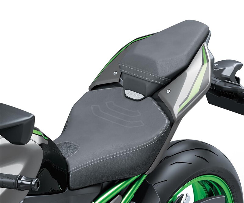 Znížené dizajnové sedadlo KAWASAKI pre Z900 (-20mm)