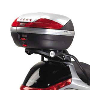 Nosič zadného kufra GIVI pre PIAGGIO X8 125-200'0 SR102