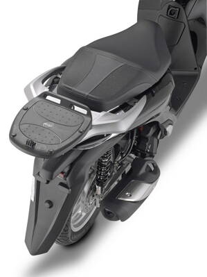 Nosič zadného kufra GIVI pre HONDA SH 125-150 SR1181