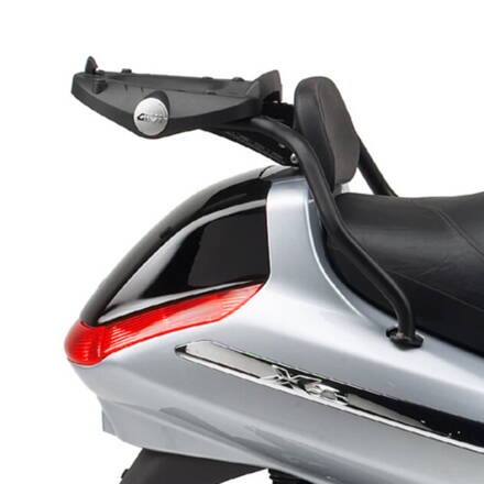 Nosič zadného kufra GIVI pre PIAGGIO X8 125-200'0 SR102M